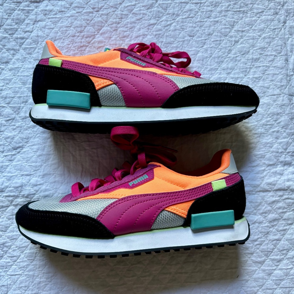 WOMEN'S PUMA FUTURE RIDER SOFT GRAY VIOLET/BEETROOT-PURPLE (381141 06)